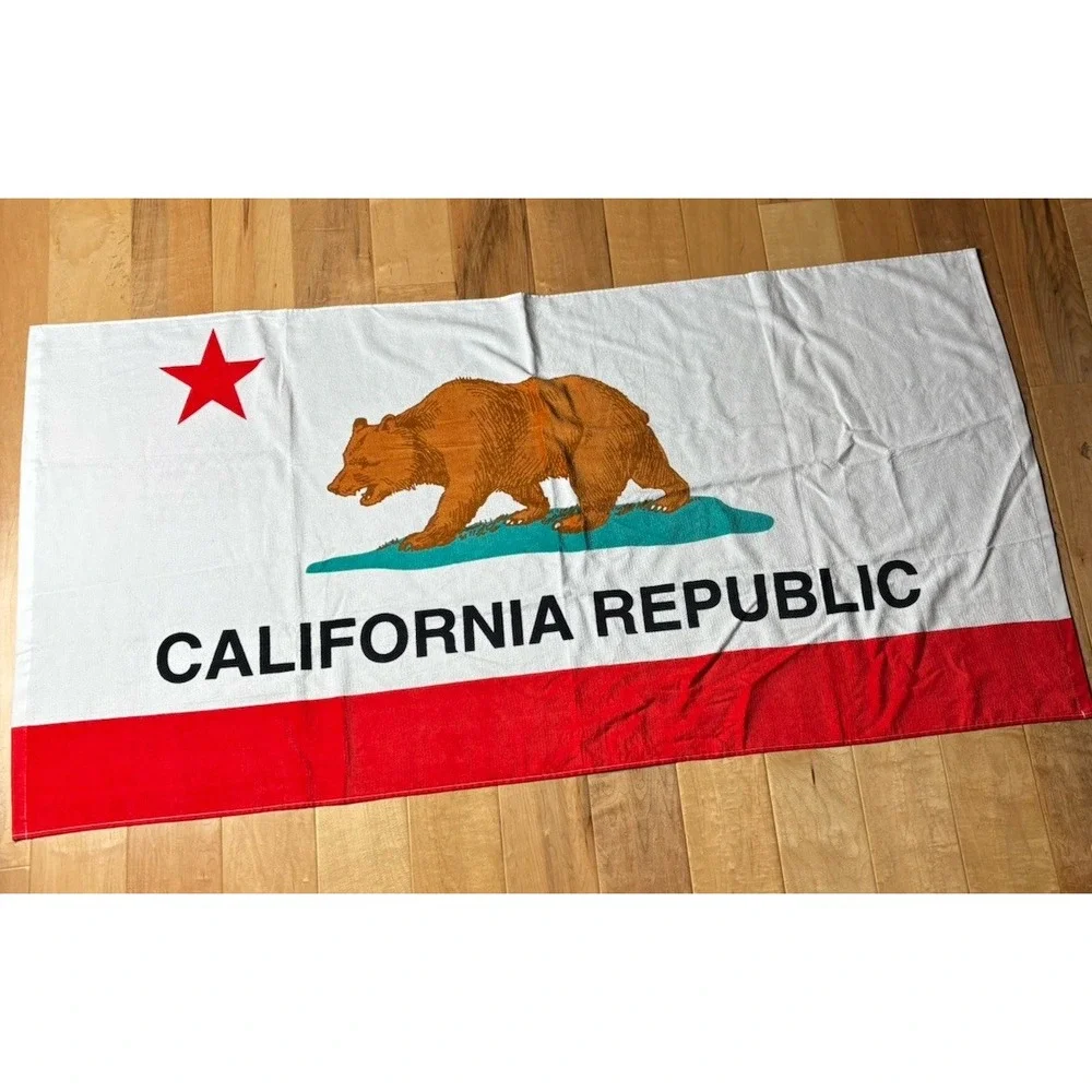Smith Novelty Company Beach Towel Unisex OS White California Republic Bear Flag